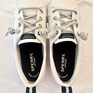 Womens Sperry Sneakers 7.